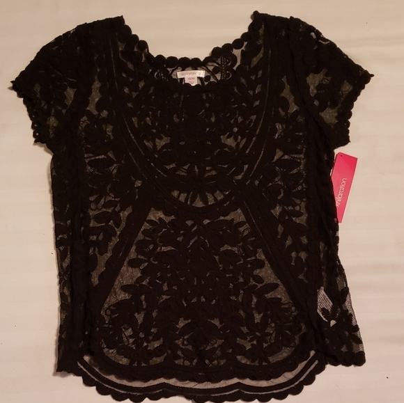 Xhilaration Tops - Sheer lace short sleeve top Hp 🔥🔥🔥🔥